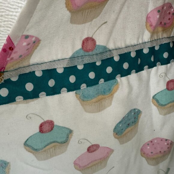 Gourmet Club Cupcake Print Cotton Apron With Polka Dot Ruffles & Pockets OSFM - Picture 8 of 8